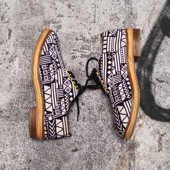 Matiko Shoes - Matiko Black and White‎ Geometric Tribal Print Espadrille Oxford Shoes Size 6
